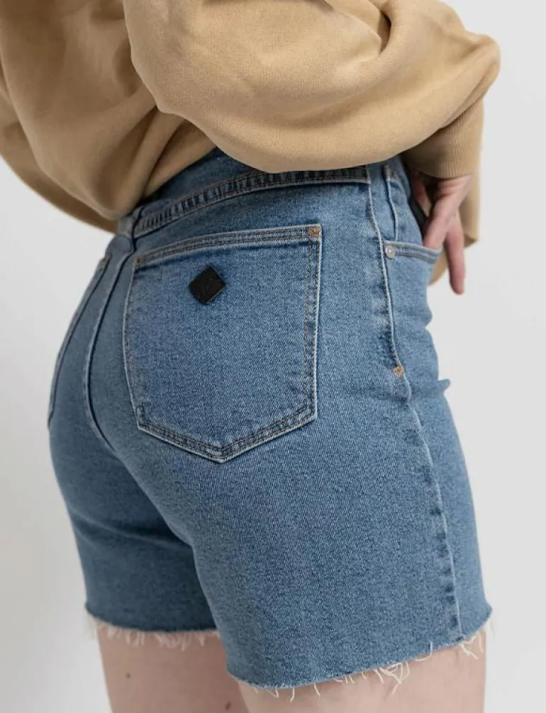 A CLAUDIA CUT OFF GEORGIA - Jeansshorts