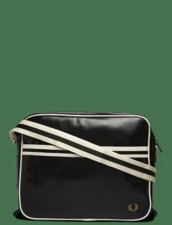 CLASSIC SHOULDER BAG - Axelväskor