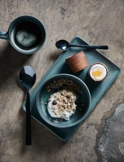 RAW Northern Green - rektangulær frokosttallerken 1 stk 23,5 x 15 cm - Serveringsfat & Uppläggningsfat