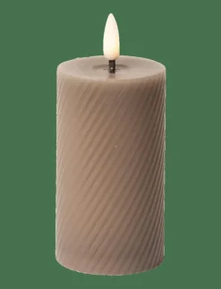 Swirled LED pillar candle - Dekoration