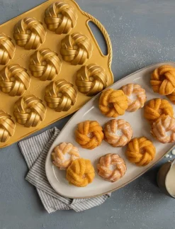 75th Anniversary Braided Mini Bundt® Pan - Bakformar